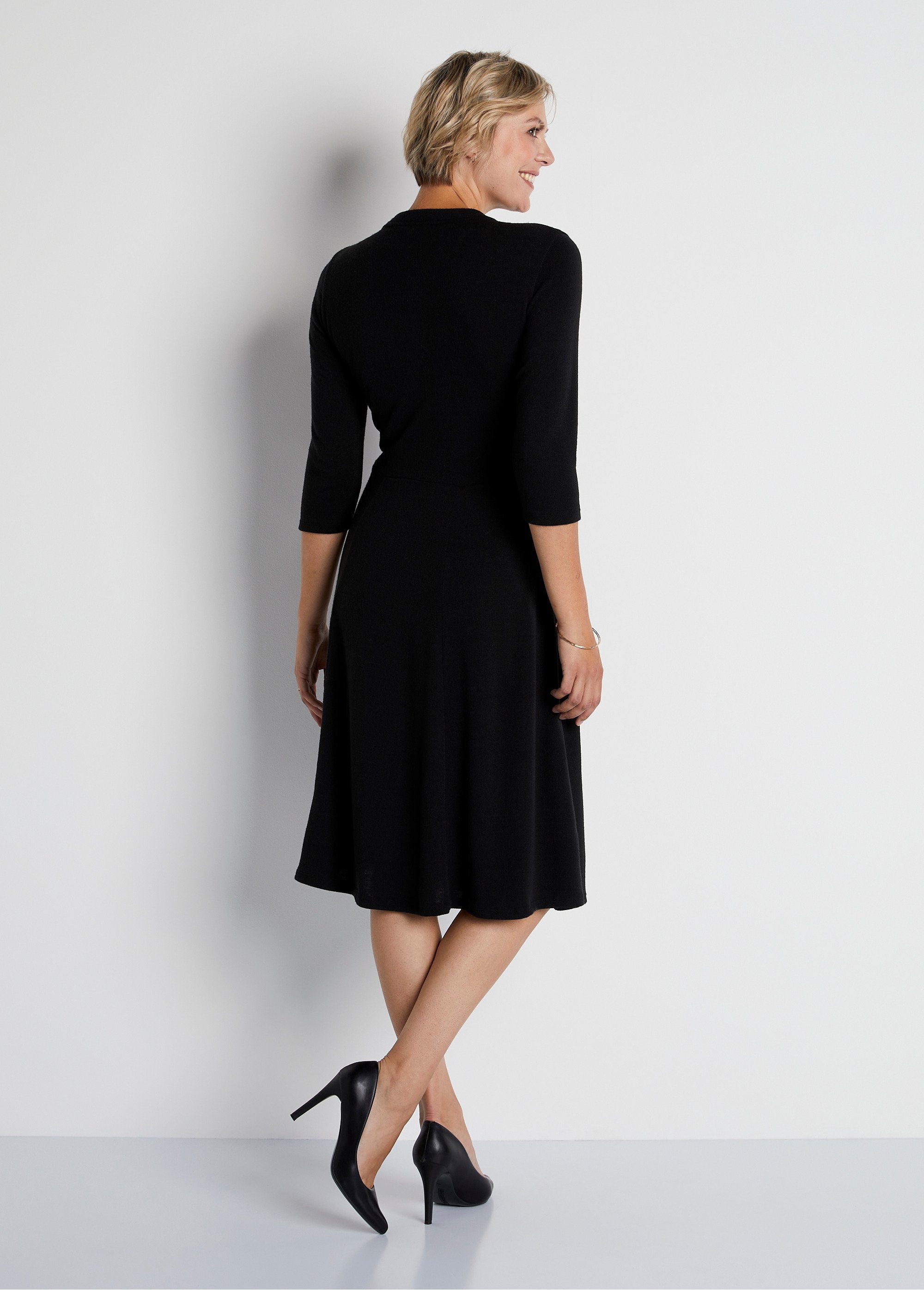 Short_wrap_dress_with_3/4_sleeves_Black_DO1_slim