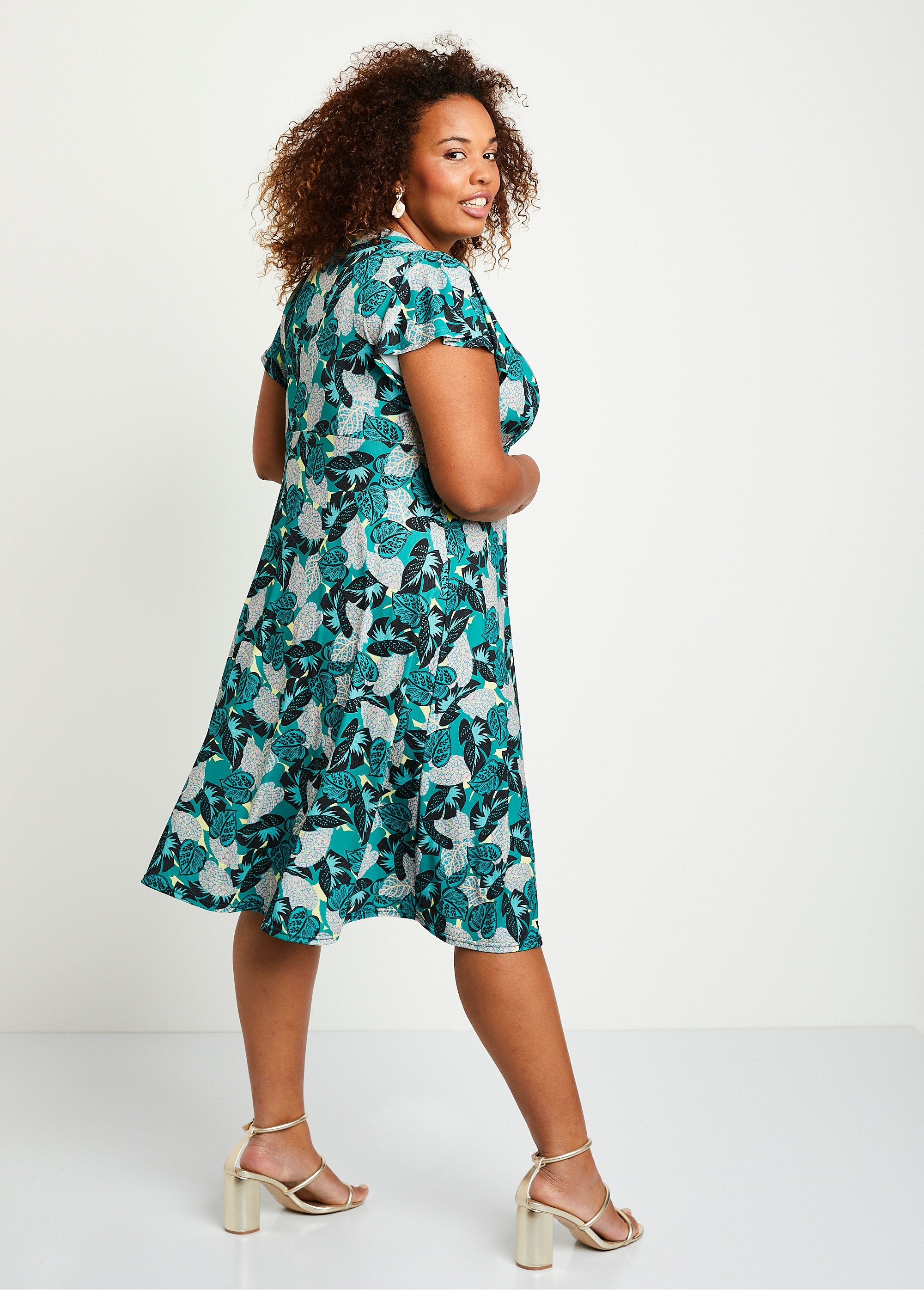 Short_wrap-over_dress_with_plant_motif_Green_and_pink_DO1_curvy