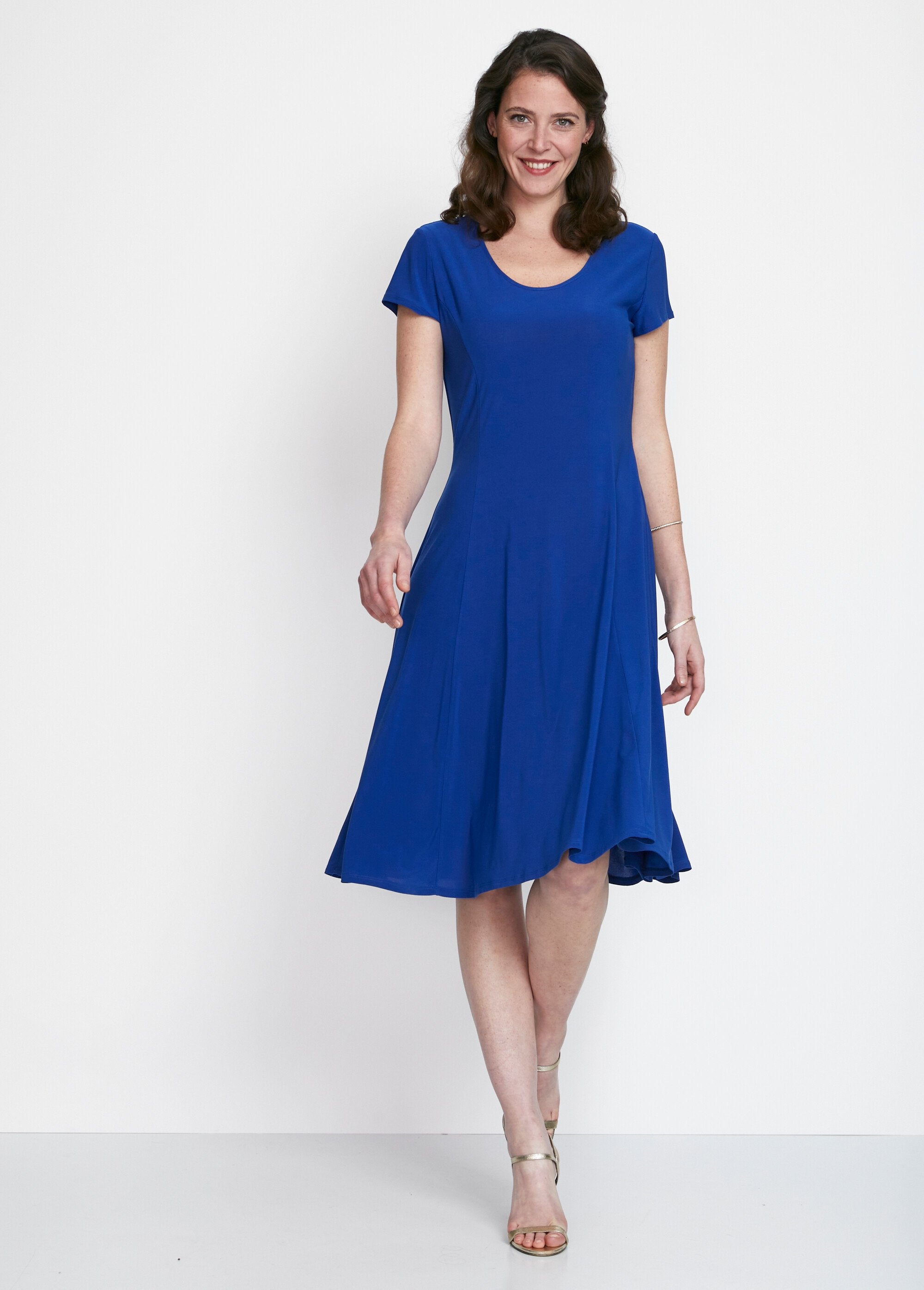 Short_curved_flared_dress_Blue_FA1_slim