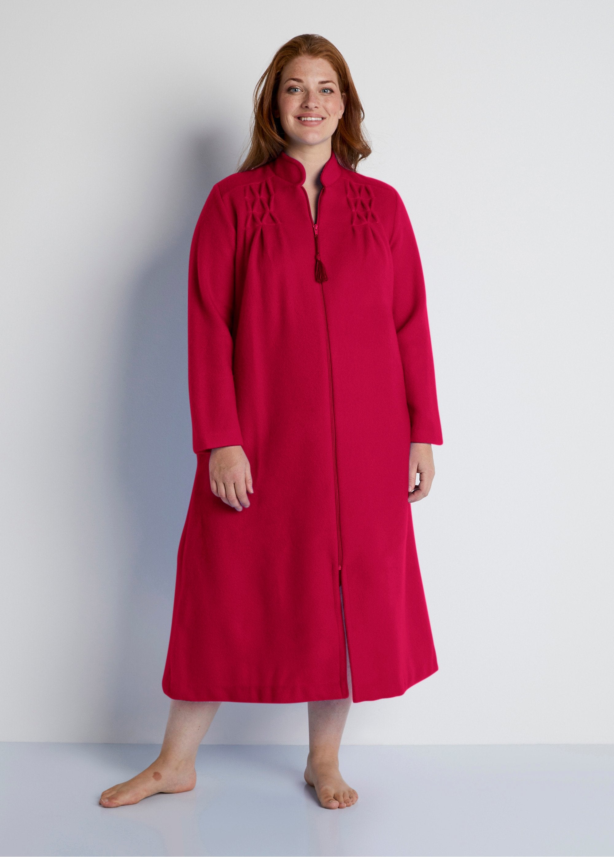 Courtelle®_zipped_knit_bathrobe_Ruby_FA1_curvy