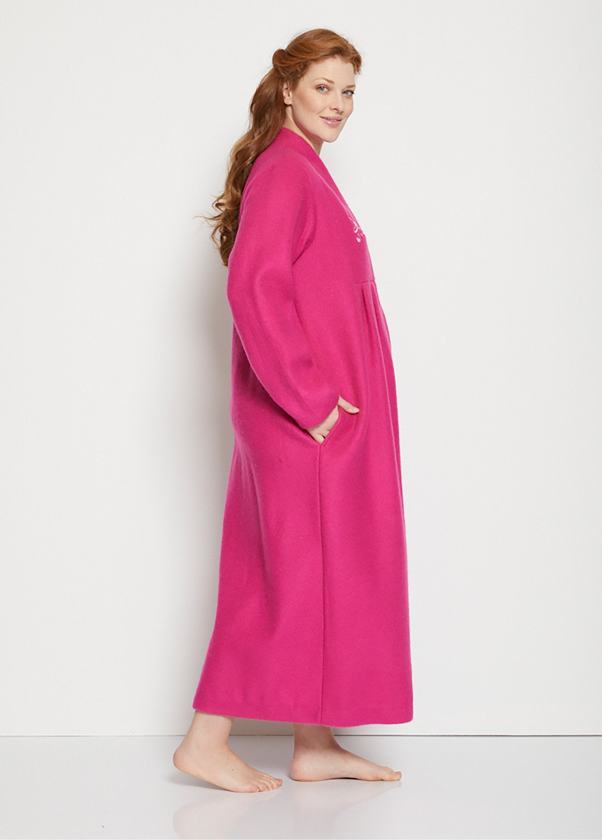 Zipped_and_embroidered_dressing_gown_Fuschia_DR1_curvy