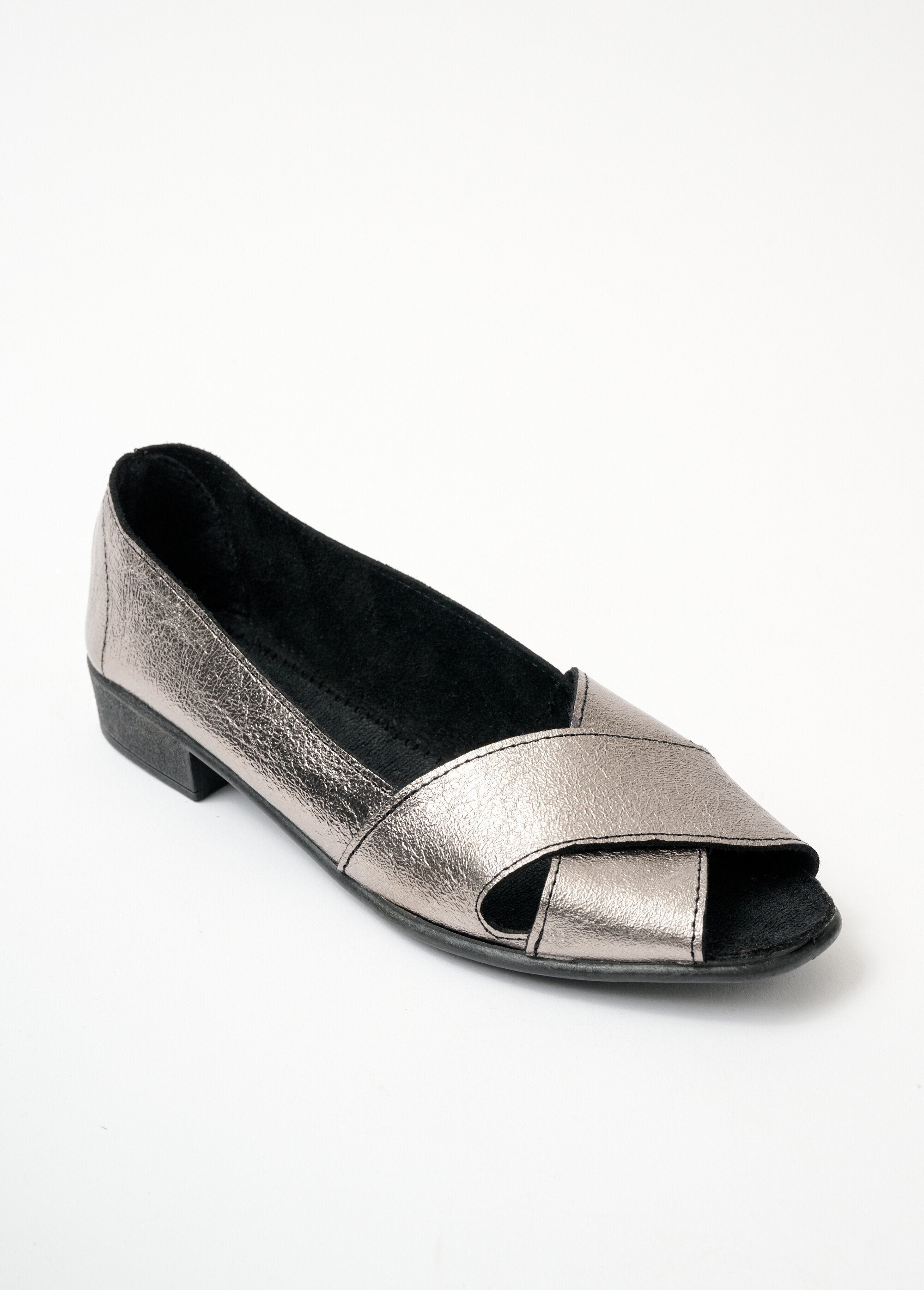 Open_toe_leather_sandals_Silver_FA1_slim