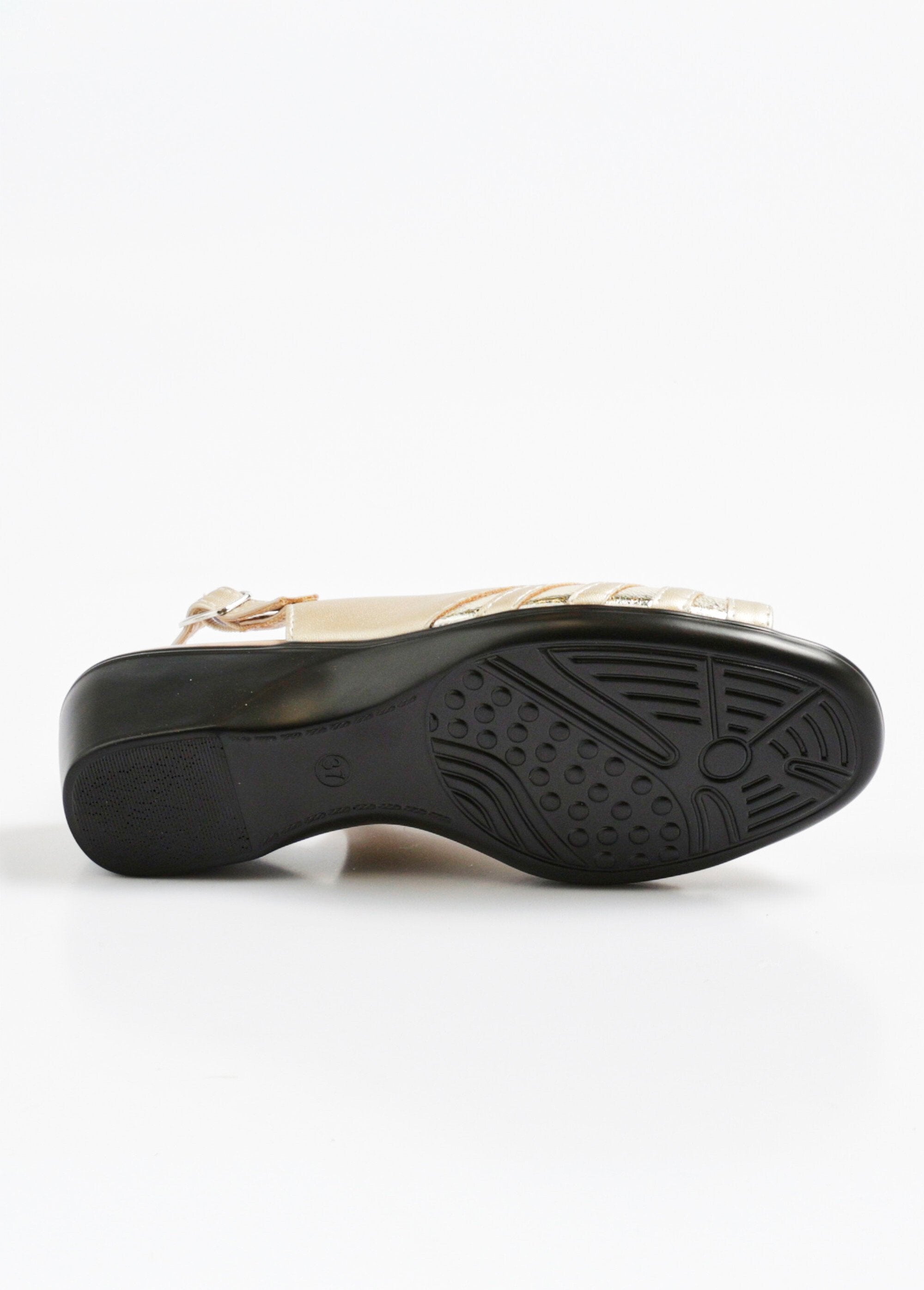 Open_toe_metallic_detail_sandals_Golden_UN1_slim