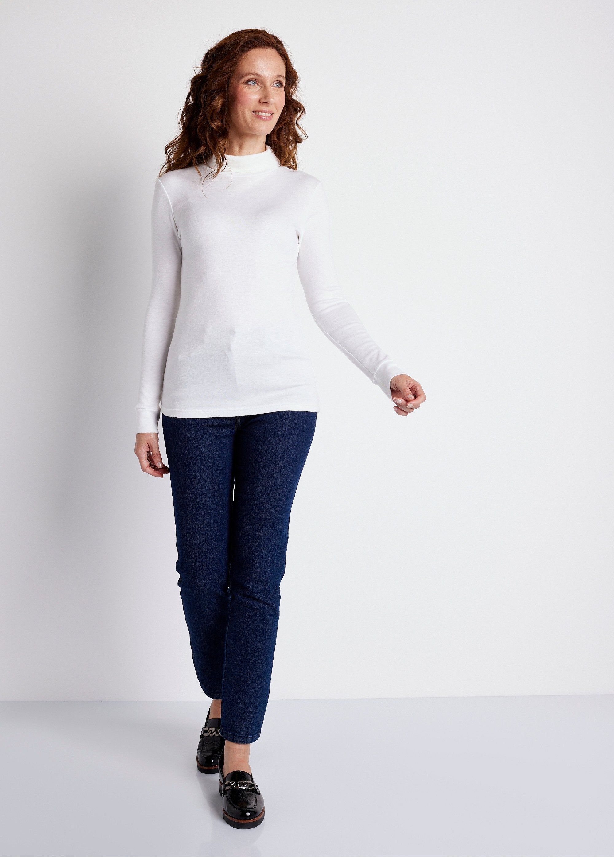 Warm_turtleneck_undershirt_in_plain_interlock_knit_White_SF1_slim