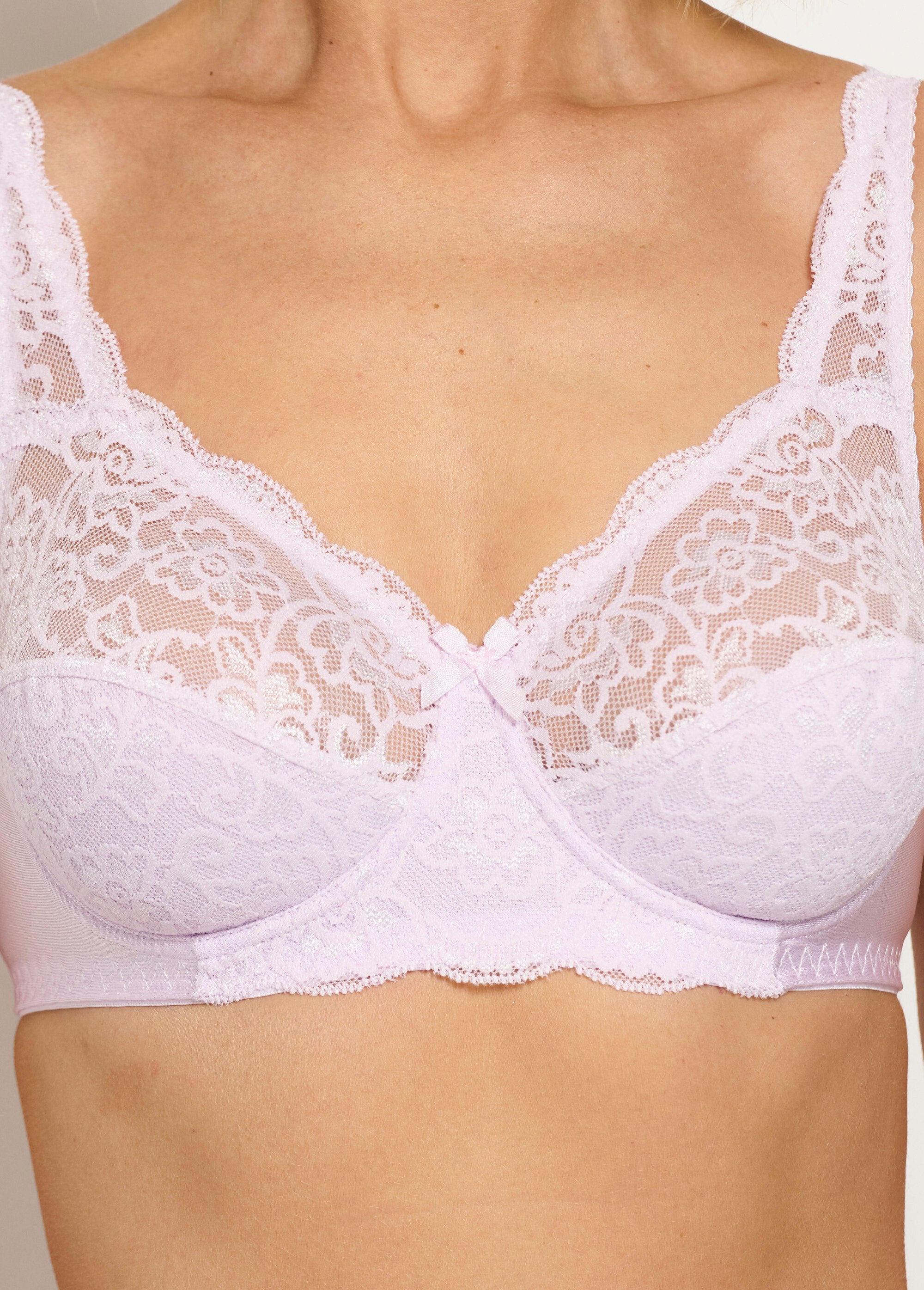 Underwired_lace_bra_Parma_DE1_slim