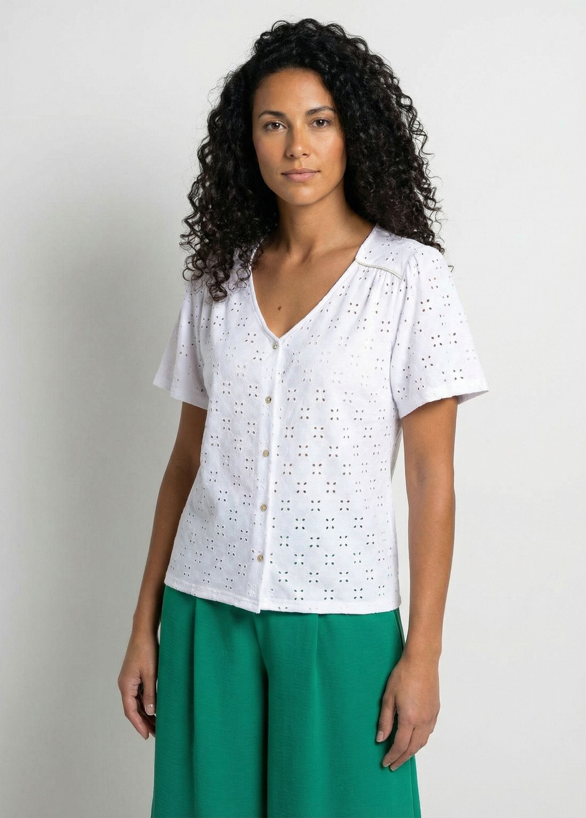 T-shirt_col_V_maille_effet_broderie_Blanc_FA1_slim
