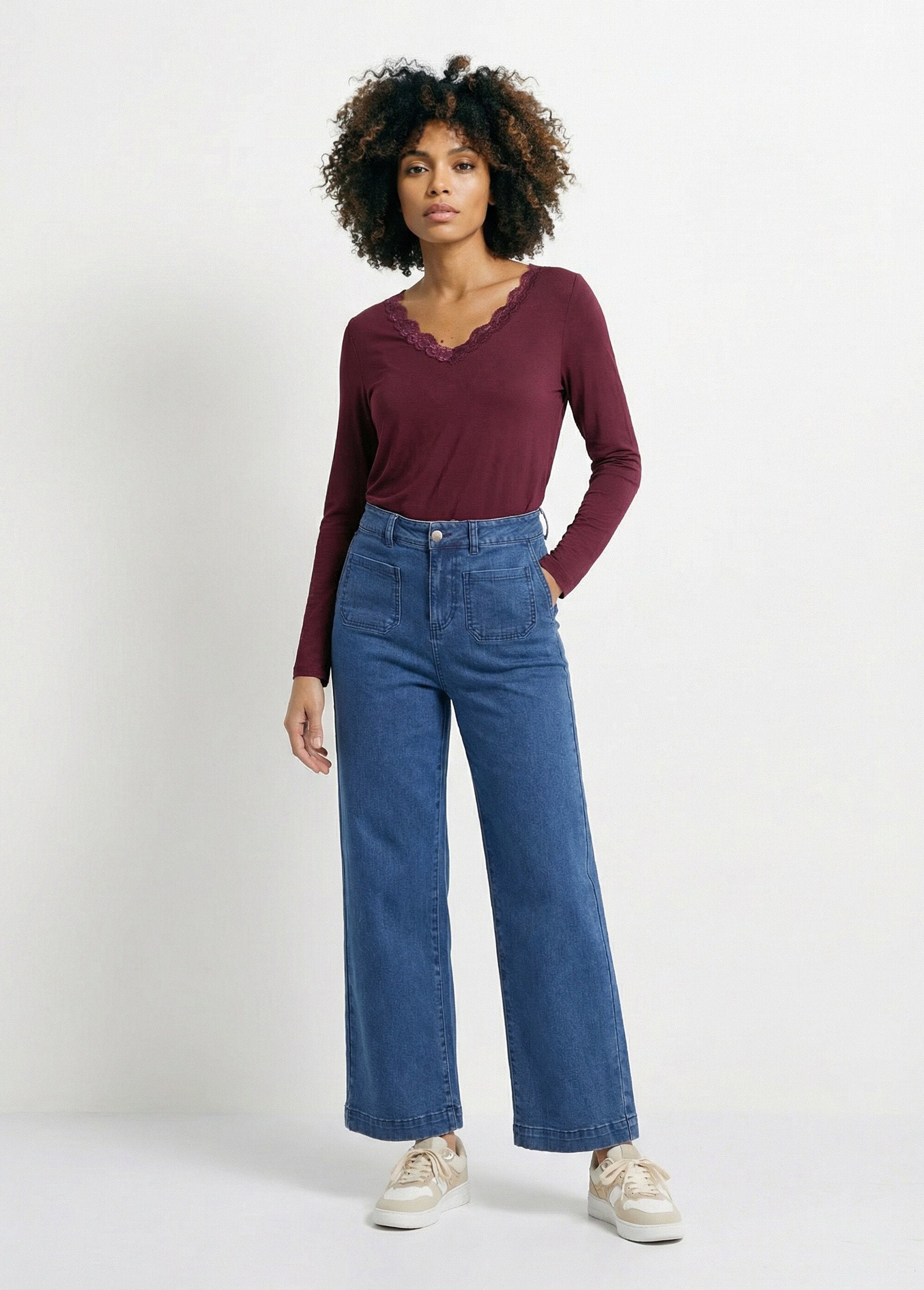 Short_lace_V-neck_long-sleeved_t-shirt_Plum_SF1_slim