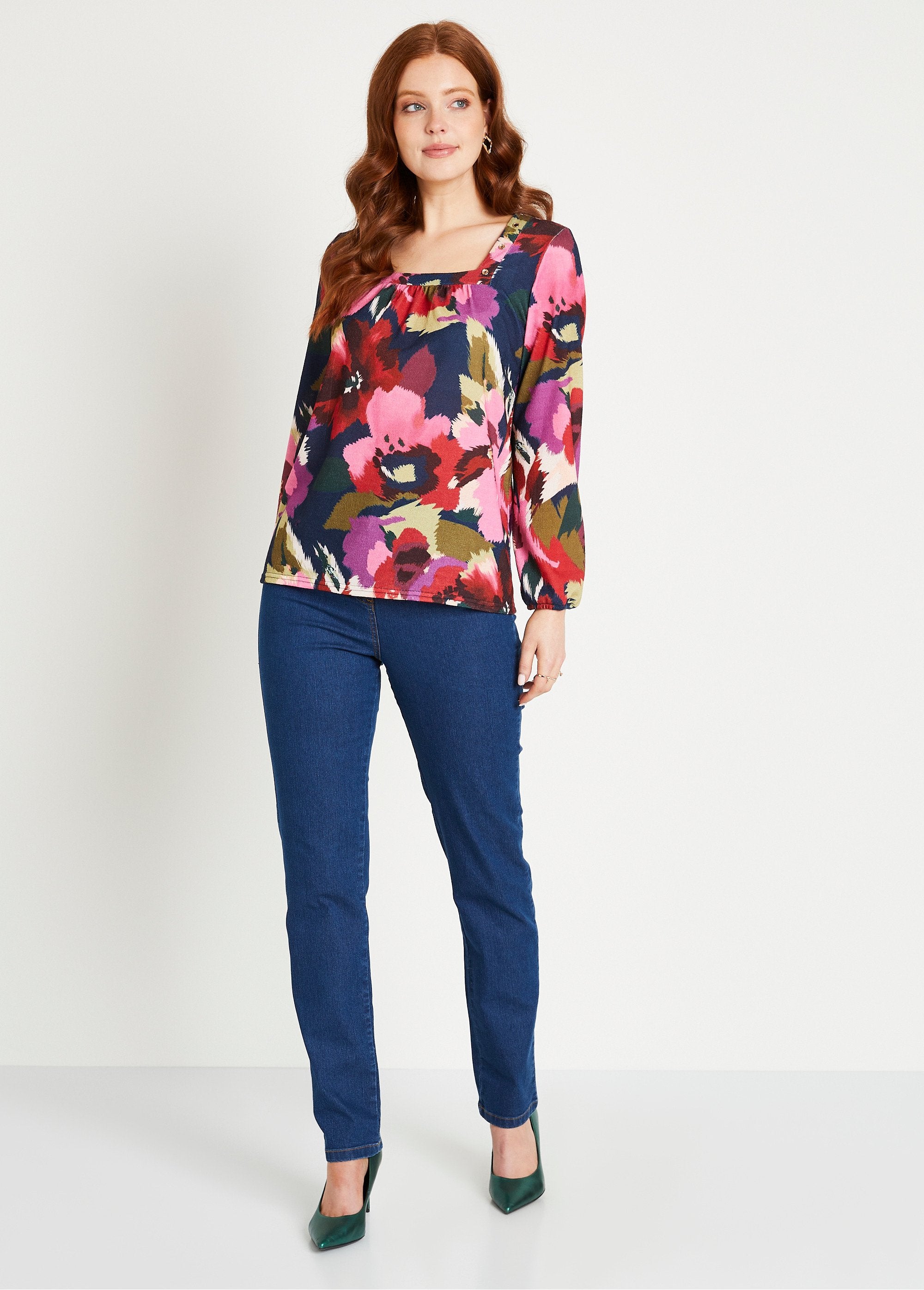 Long_flared_T-shirt_with_printed_square_collar_Navy_and_pink_SF1_slim