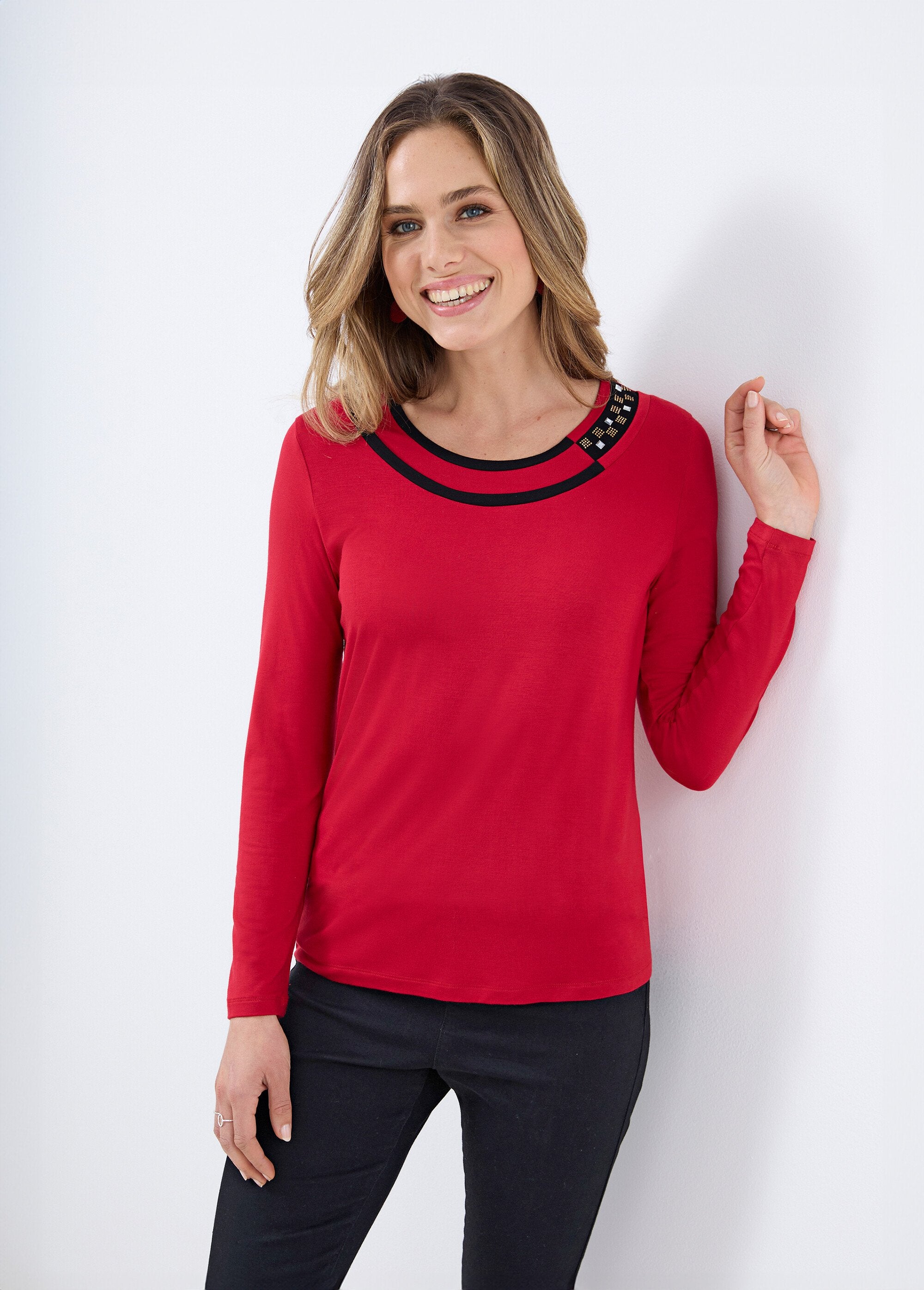 Flowing_round_neck_t-shirt_with_rhinestones_Red_FA1_slim