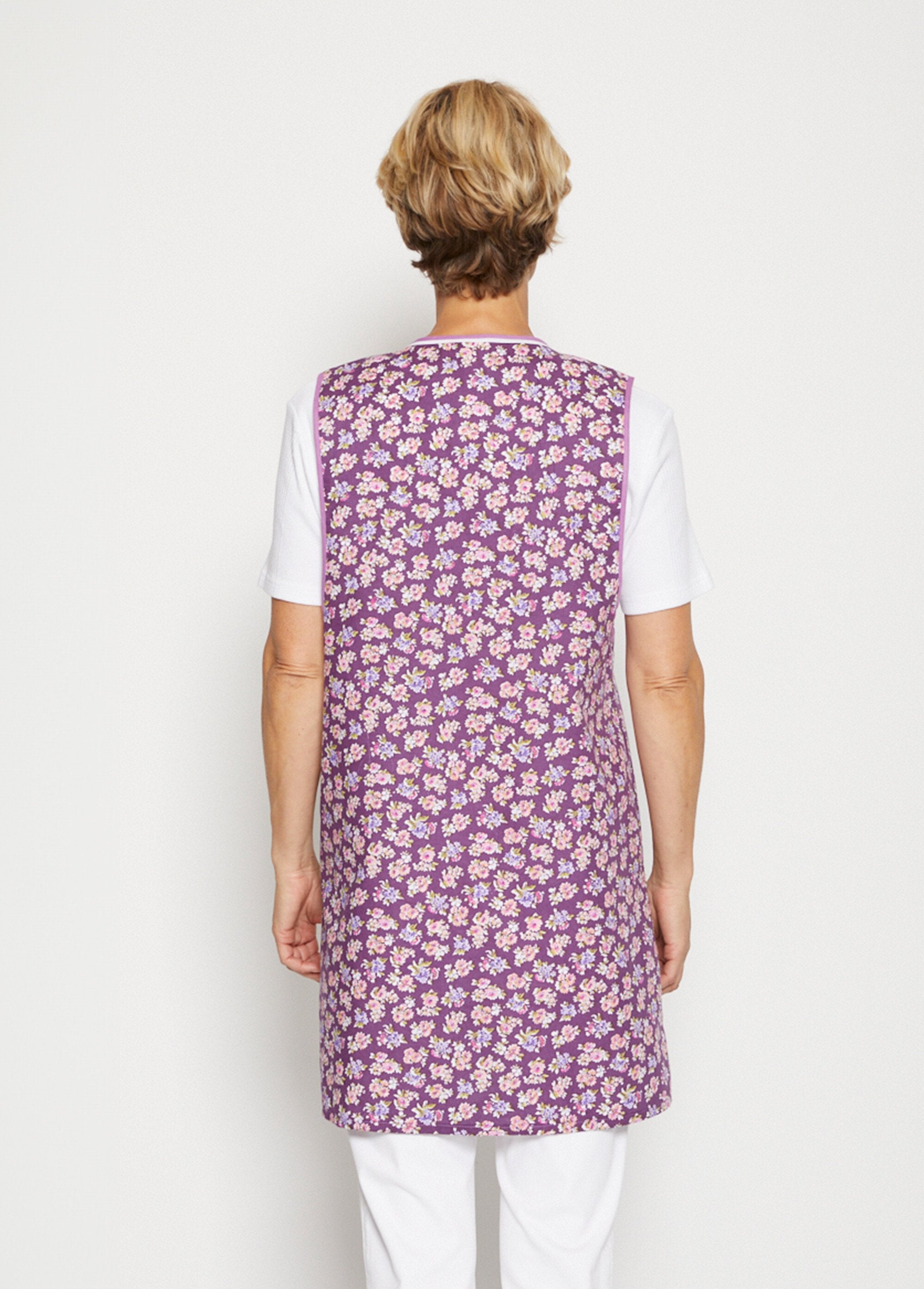 Short_printed_apron_with_wide_armholes_Parma_background_DO1_slim