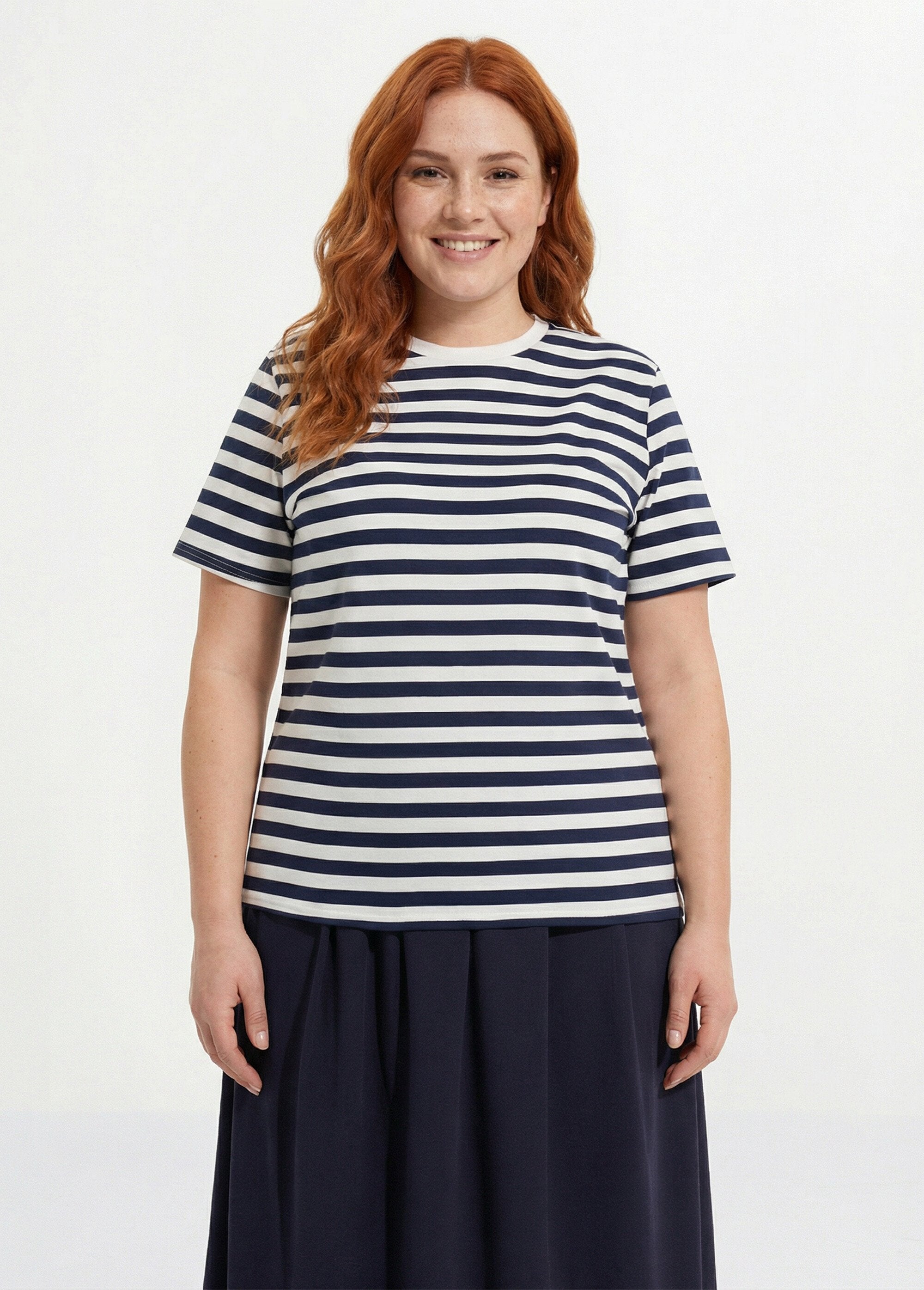 Striped_Breton-style_jersey_T-shirt_Navy_stripe_FA1_curvy