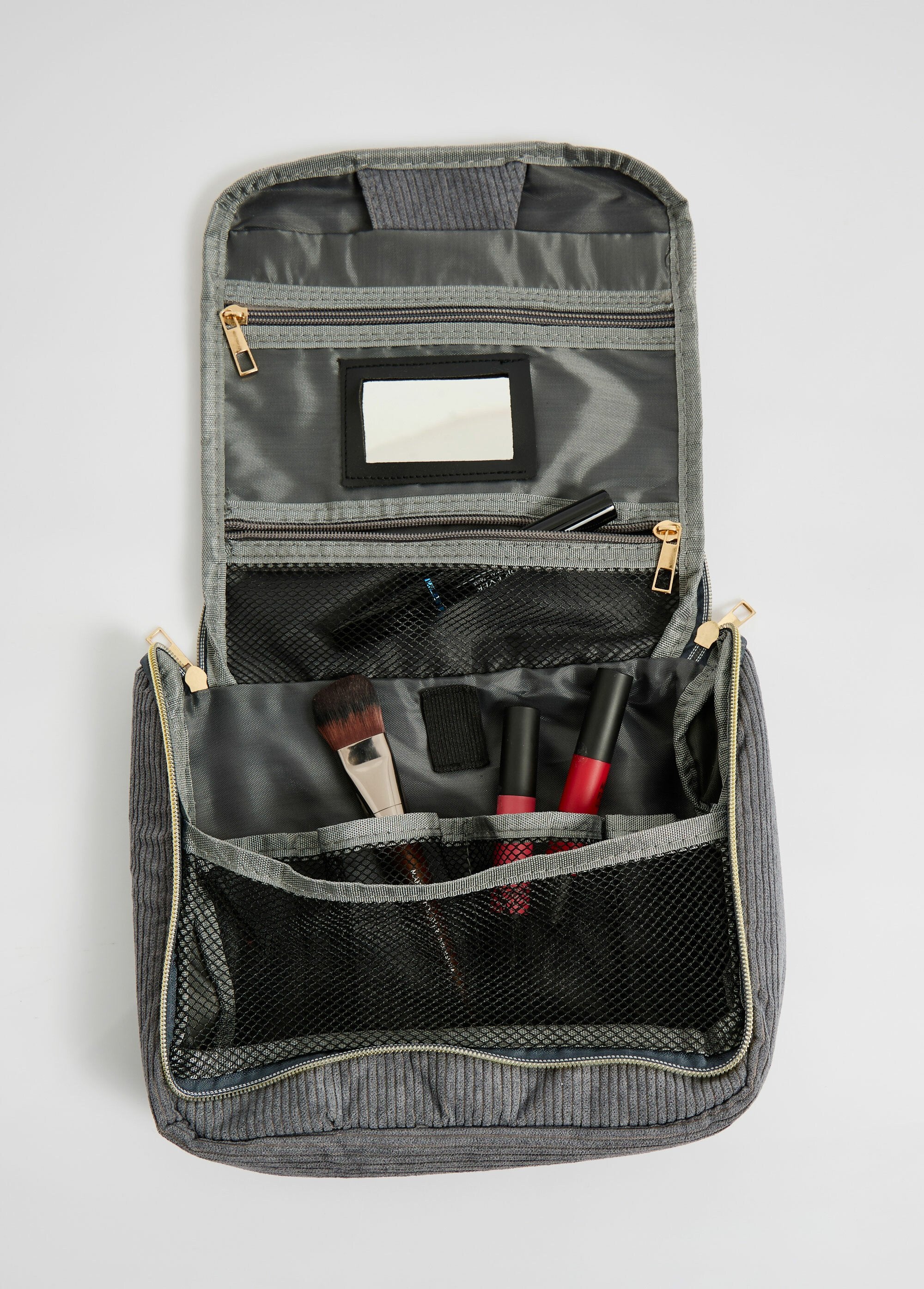Hanging_toiletry_bag,_velvet_Gray_DE1_slim