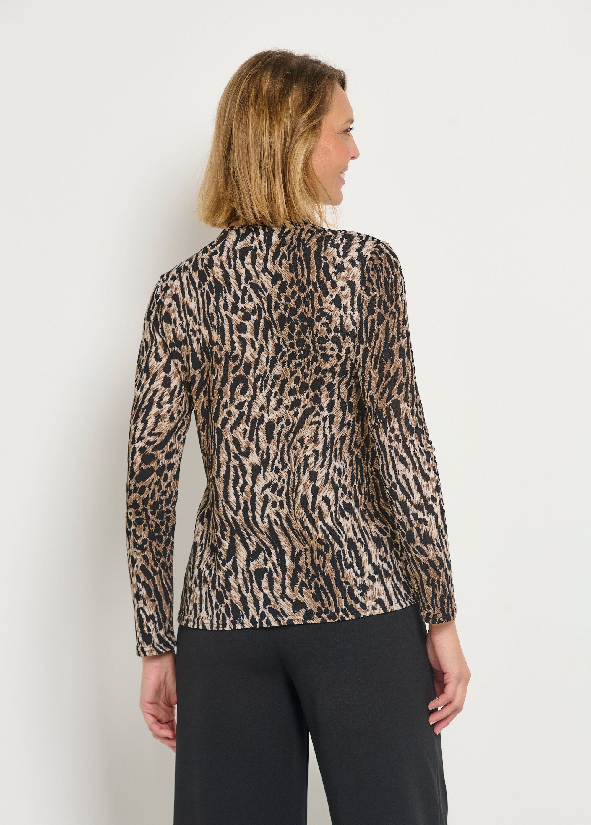 Animal_print_V-neck_knit_tunic_Animal_DO1_slim