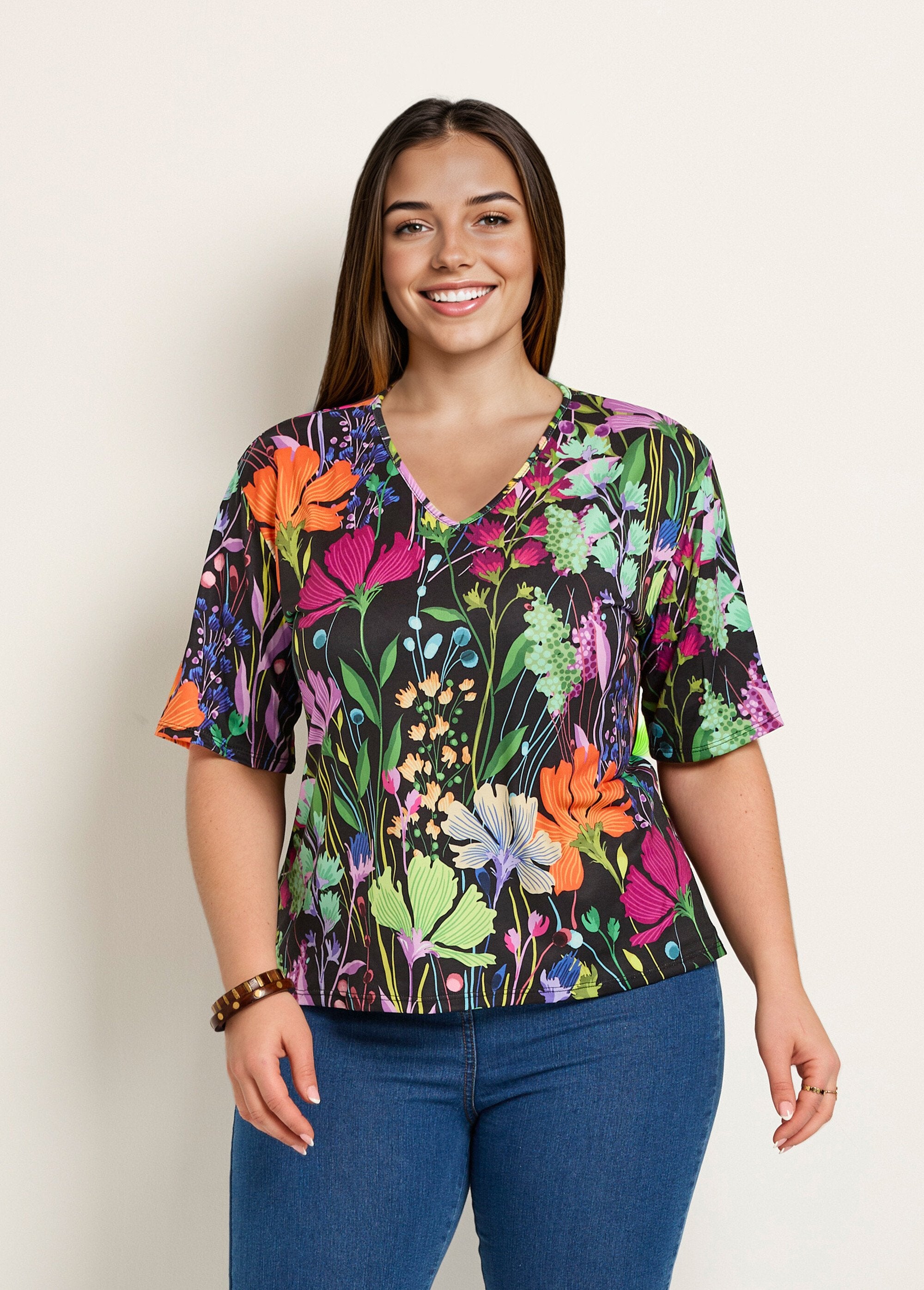 Stretch_tunic_with_V-neck,_poetic_floral_Prints_black_background_FA1_curvy