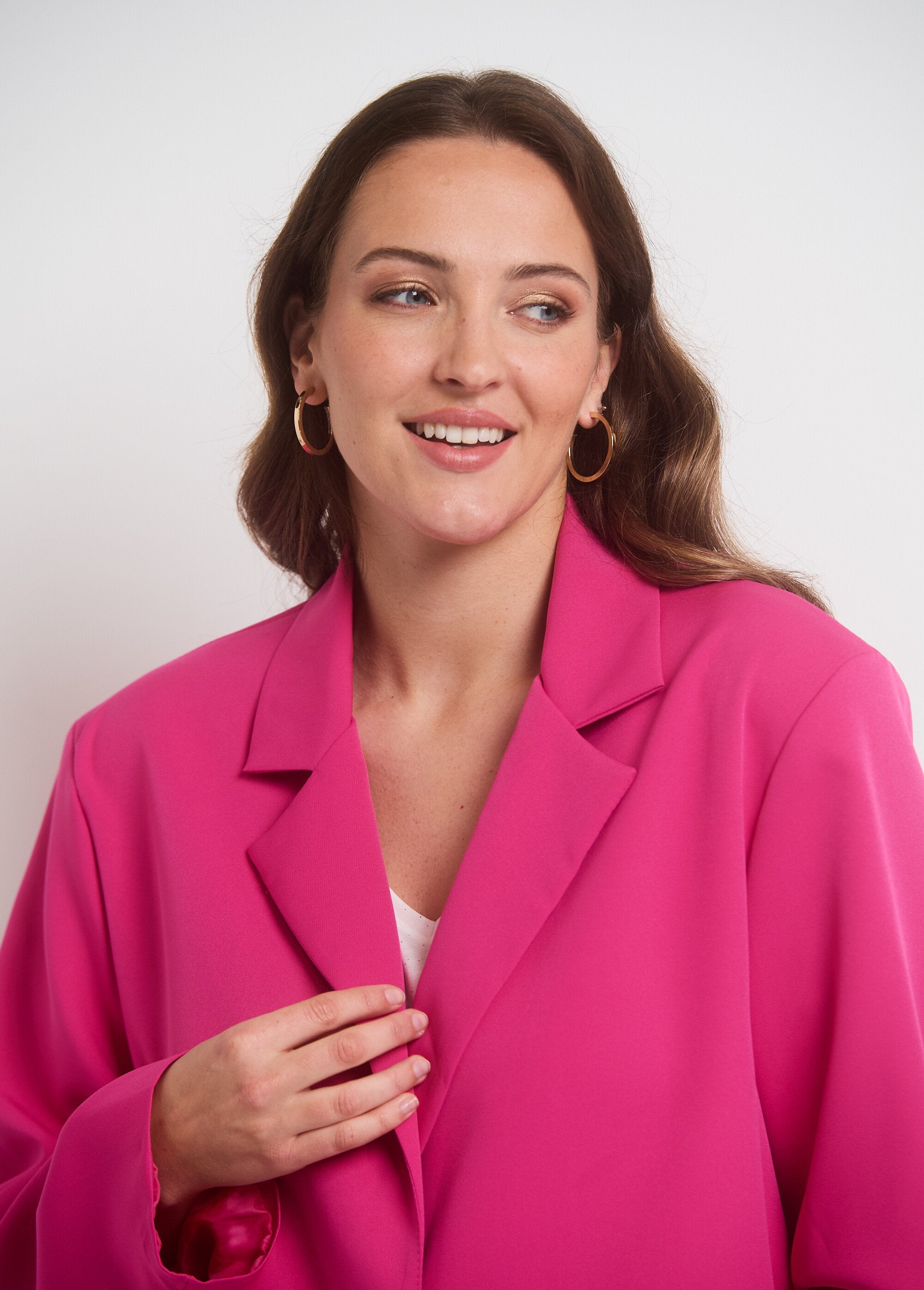 Fluid_blazer_jacket_with_tailored_collar_Fuchsia_DE1_curvy