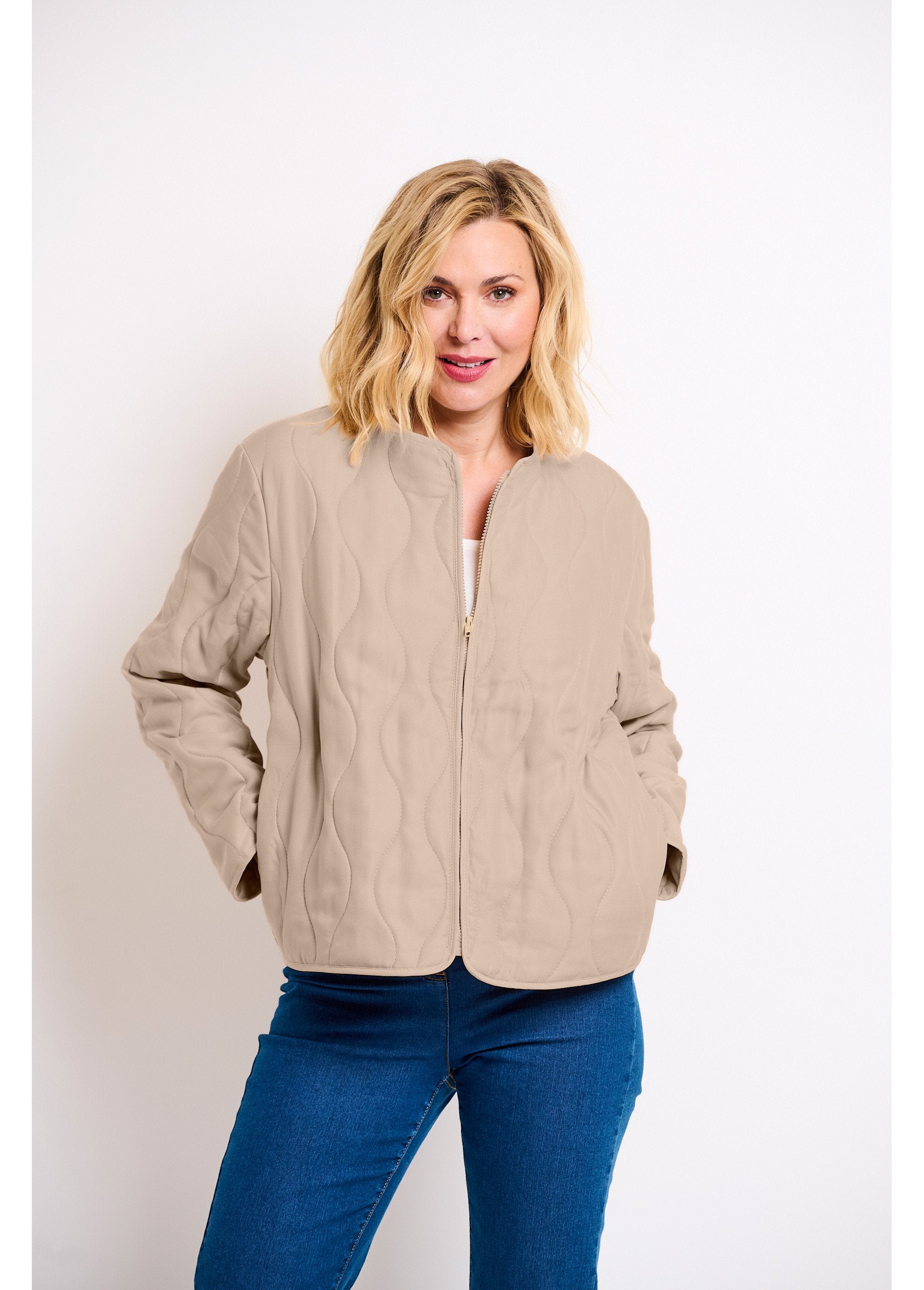 Short_zipped_quilted_plain_jacket_with_round_neck_Beige_FA1_slim